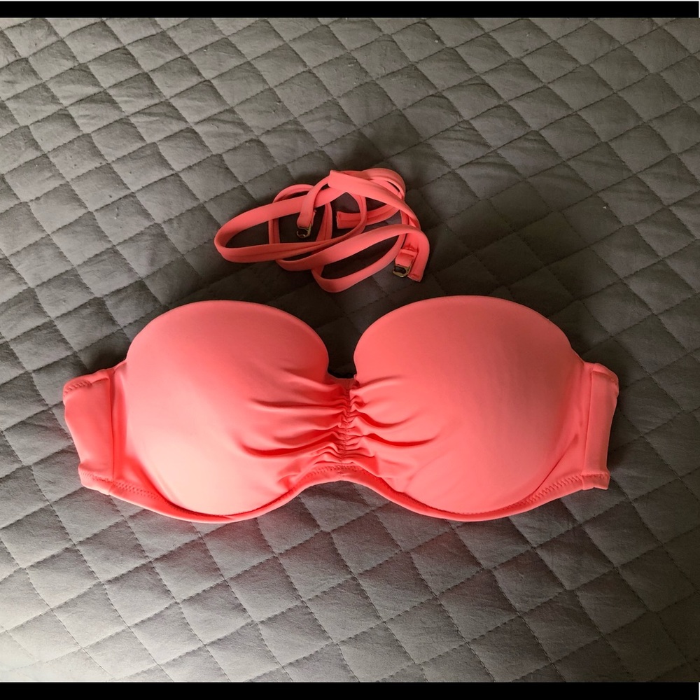 NEVER WORN Victoria’s Secret bikini top!!!